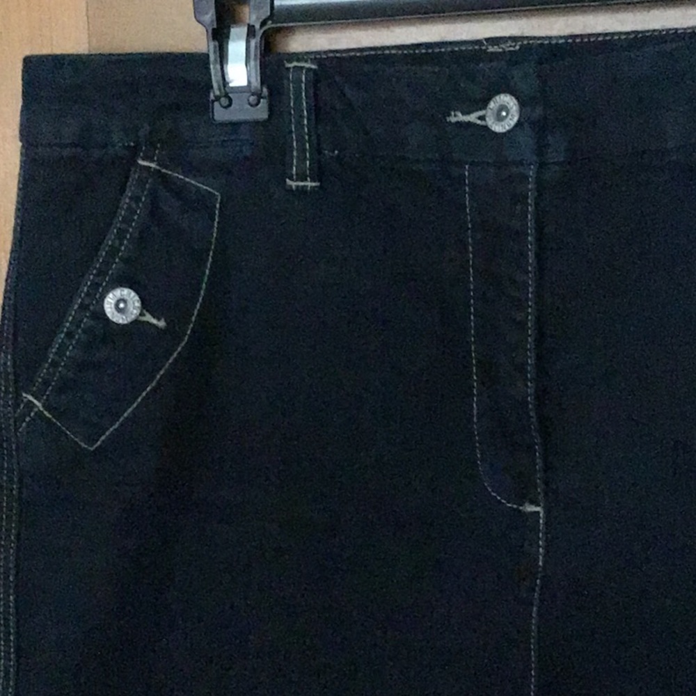 Chico’s Platinum Dark Indigo Jean Shorts - Picture 2 of 4